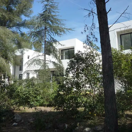 Lucienne , T2 4 Etoiles Avec Garage, Dans Les Calanques