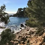Lucienne , T2 4 Etoiles Avec Garage, Dans Les Calanques Holiday home