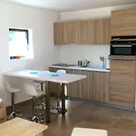 Lucienne , T2 4 Etoiles Avec Garage, Dans Les Calanques בנדול