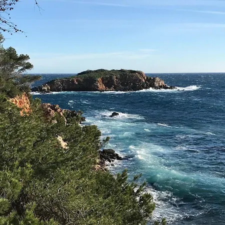Lucienne , T2 4 Etoiles Avec Garage, Dans Les Calanques בנדול