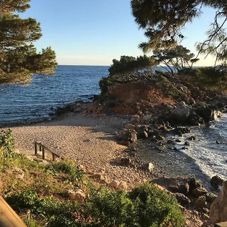 Holiday home Lucienne , T2 4 Etoiles Avec Garage, Dans Les Calanques