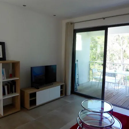 Lucienne , T2 4 Etoiles Avec Garage, Dans Les Calanques Holiday home *