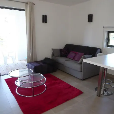 Holiday home Lucienne , T2 4 Etoiles Avec Garage, Dans Les Calanques *